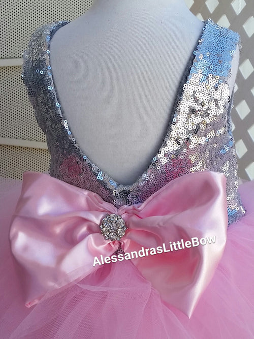 Add a bow to a dress/outfit - AlessandrasLittleBow