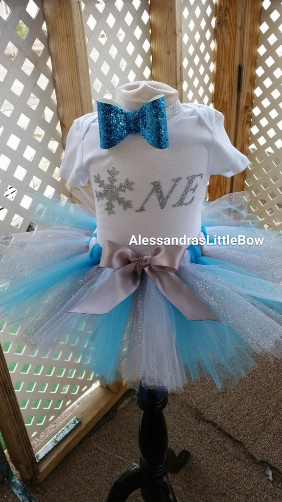 Winter Wonderland birthday outfit - AlessandrasLittleBow